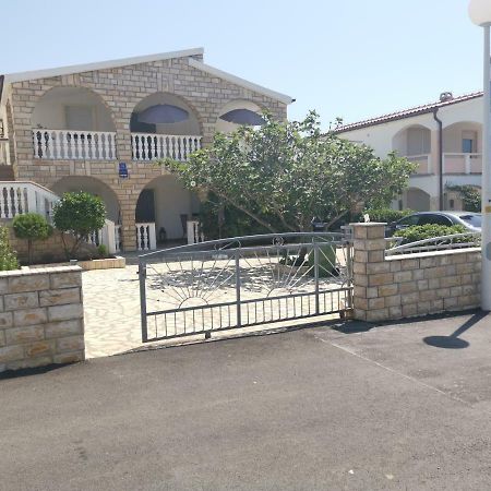 Apartman Tunja Vir Exterior photo
